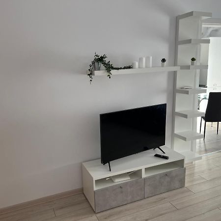 Sweety Relaxing Apartment No 135 Boekarest Buitenkant foto